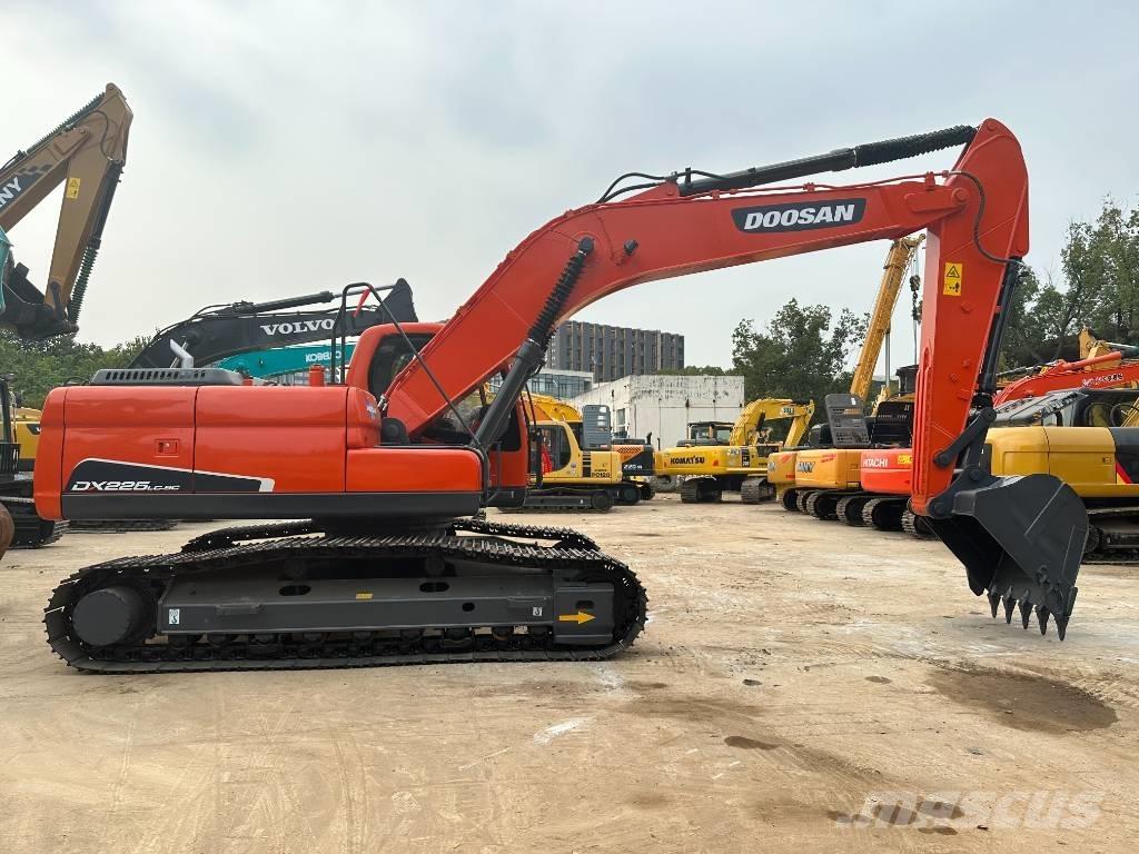 Doosan DX 225 LC-9 Vikšriniai ekskavatoriai