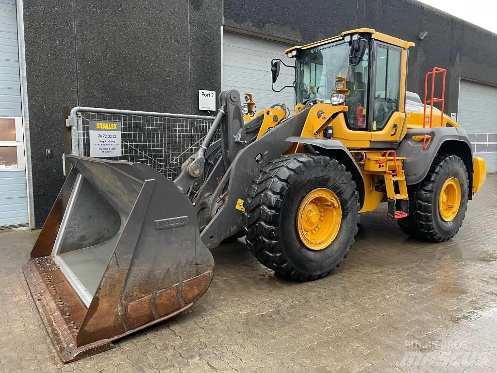 Volvo L110H Naudoti ratiniai krautuvai