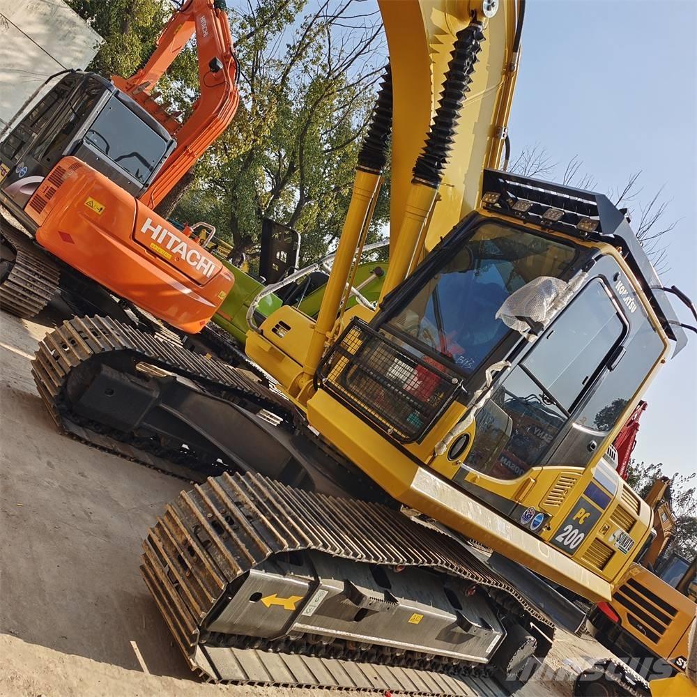 Komatsu PC200-8 Vikšriniai ekskavatoriai