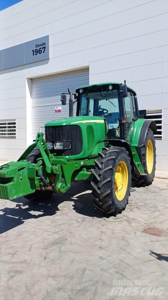 John Deere 6820 Traktoriai