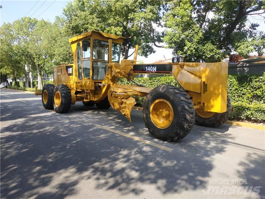 CAT 140 H Greideriai