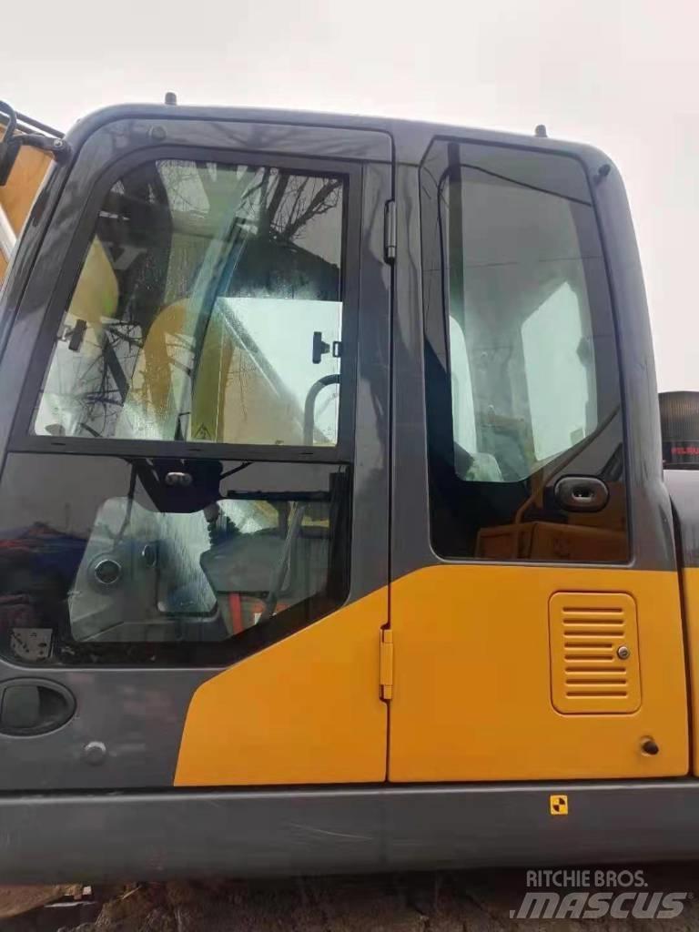 XCMG XE200DA Vikšriniai ekskavatoriai