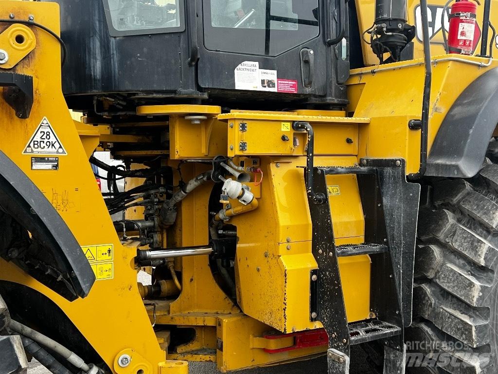 CAT 982 M Naudoti ratiniai krautuvai