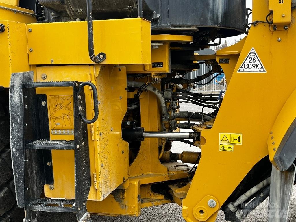 CAT 982 M Naudoti ratiniai krautuvai