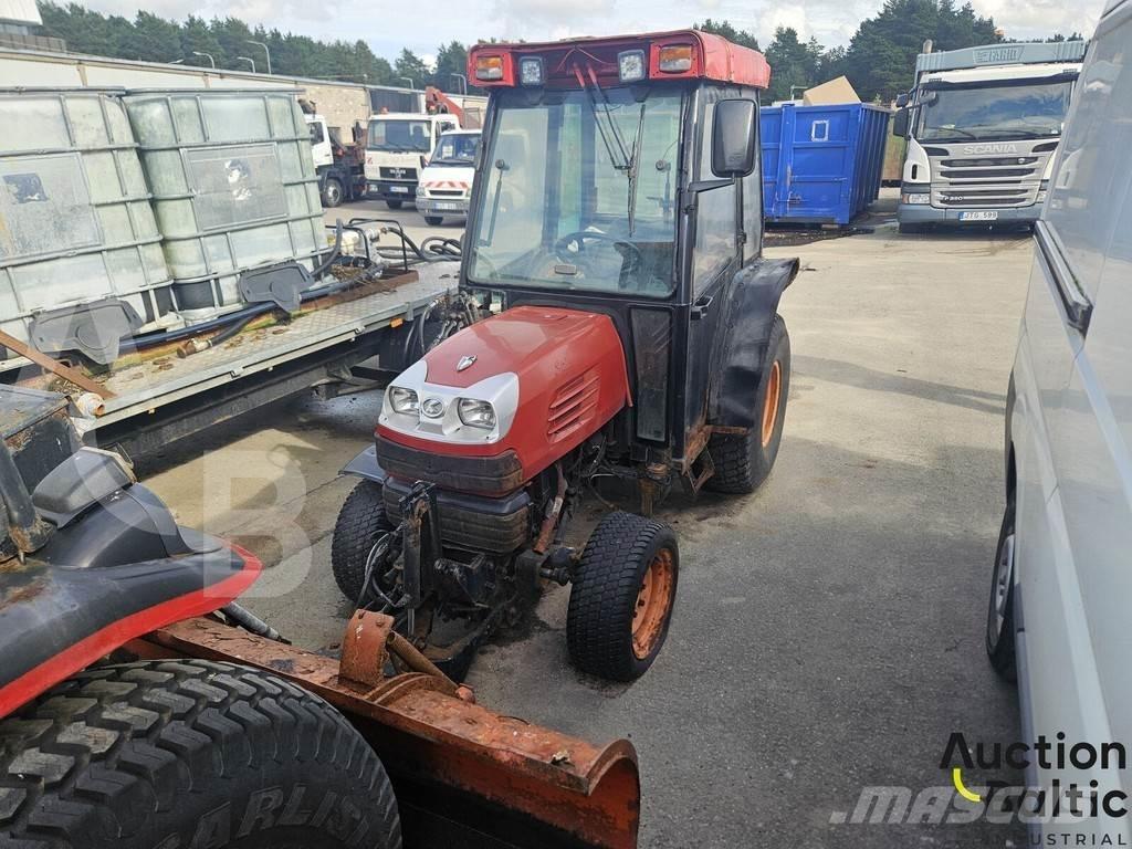Kubota STV 32 Traktoriai