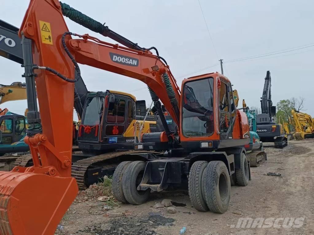 Doosan 150 W Ratiniai ekskavatoriai