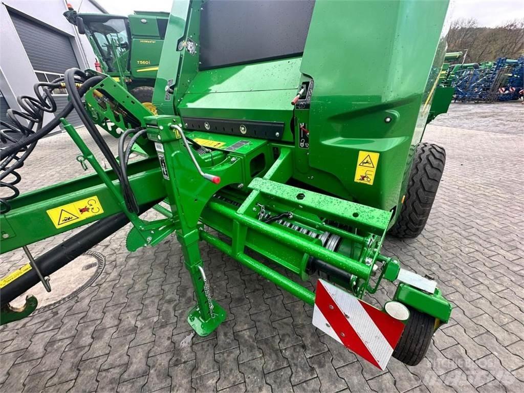 John Deere V461M Ritinių presai