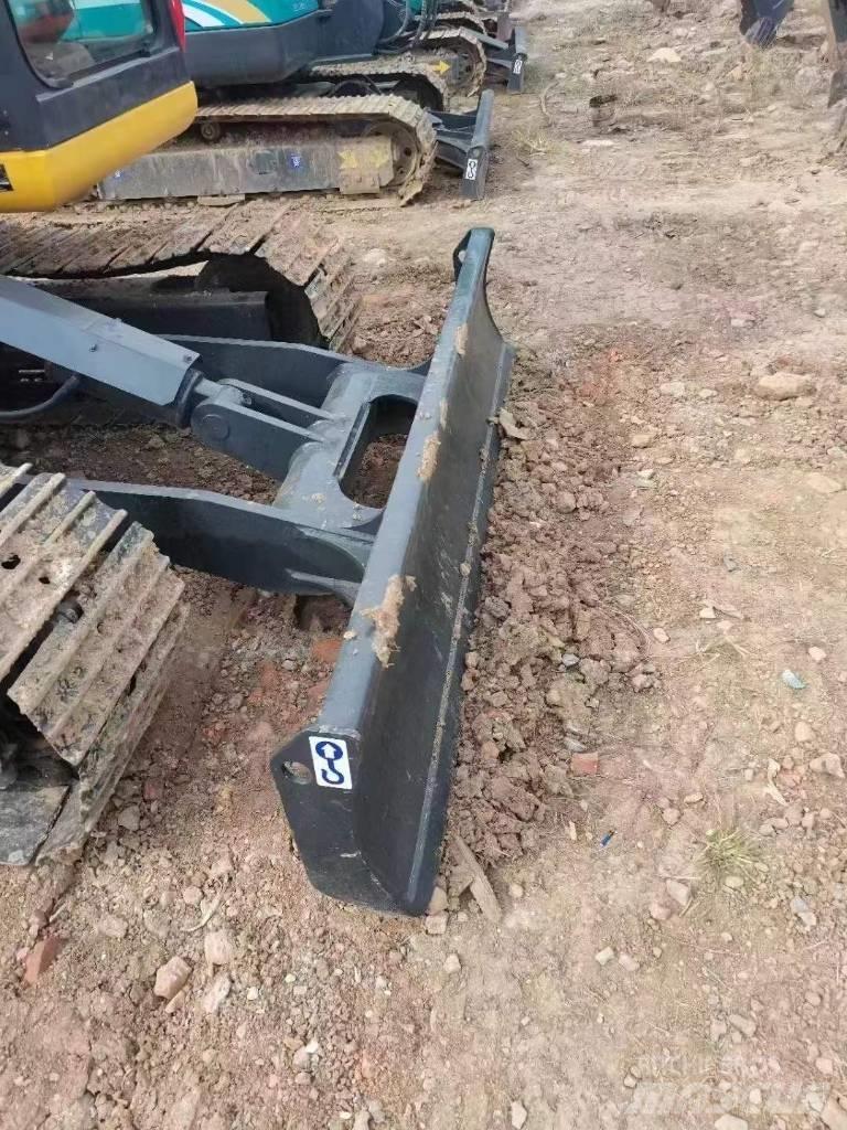 Komatsu PC70 Vikšriniai ekskavatoriai