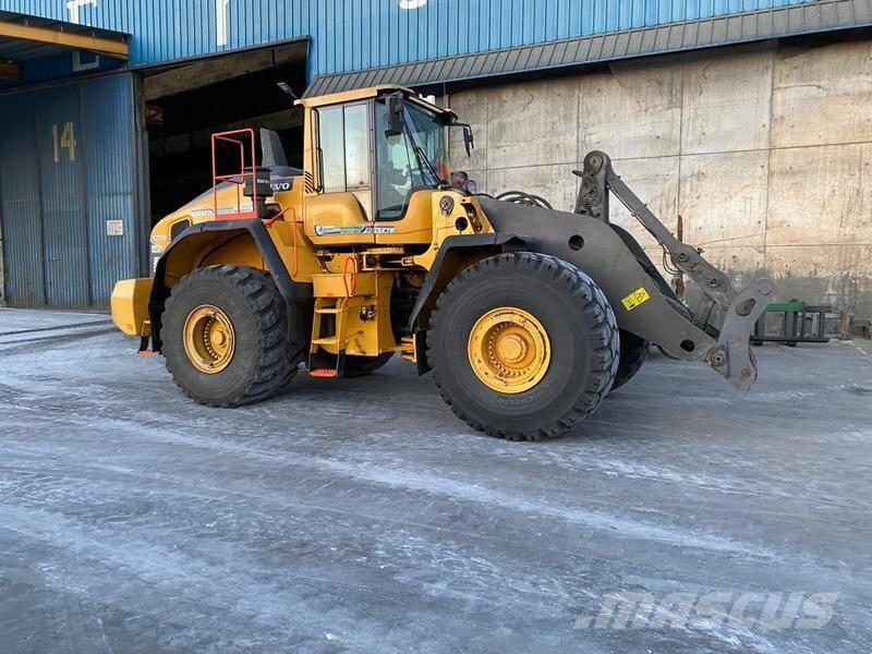 Volvo L 220 H Naudoti ratiniai krautuvai