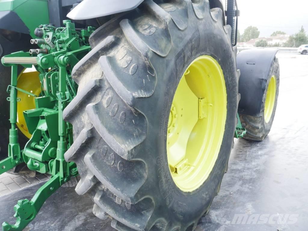 John Deere 6800 Traktoriai