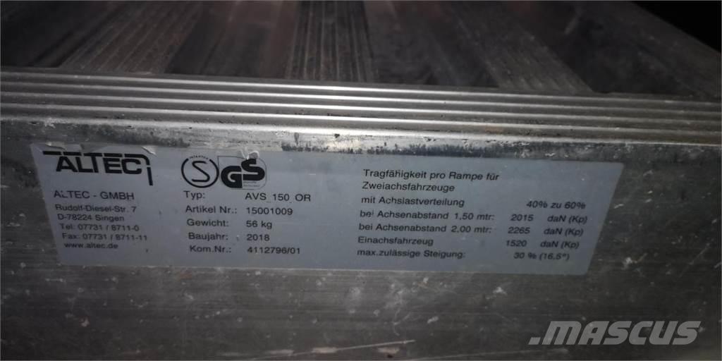 Altec AVS 150 0R Frontalinių krautuvų priedai
