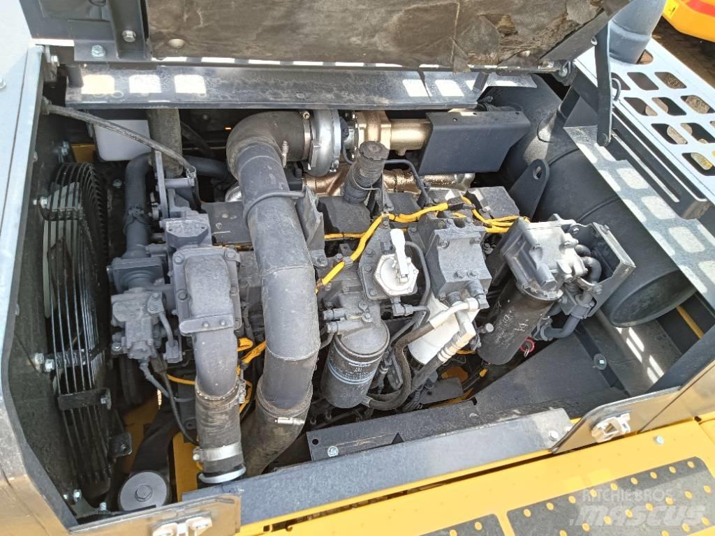 Komatsu PC 450-8 Vikšriniai ekskavatoriai