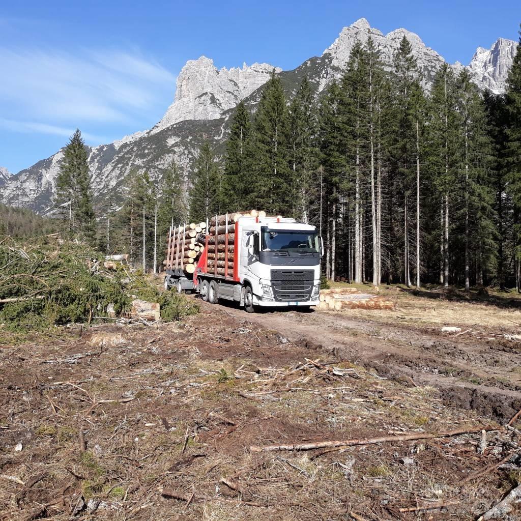 Volvo Truck Miškovežių priekabos
