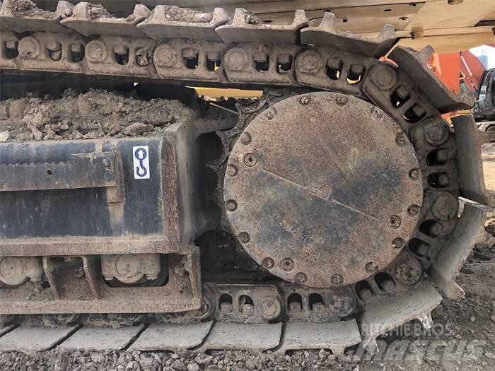 Komatsu PC450-8 Vikšriniai ekskavatoriai