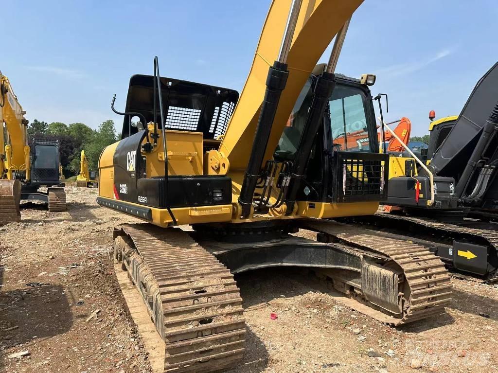 CAT 326 Vikšriniai ekskavatoriai