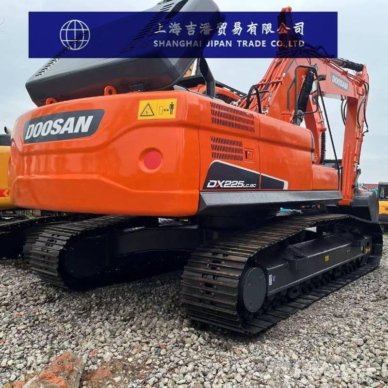 Doosan DX 225 Vikšriniai ekskavatoriai