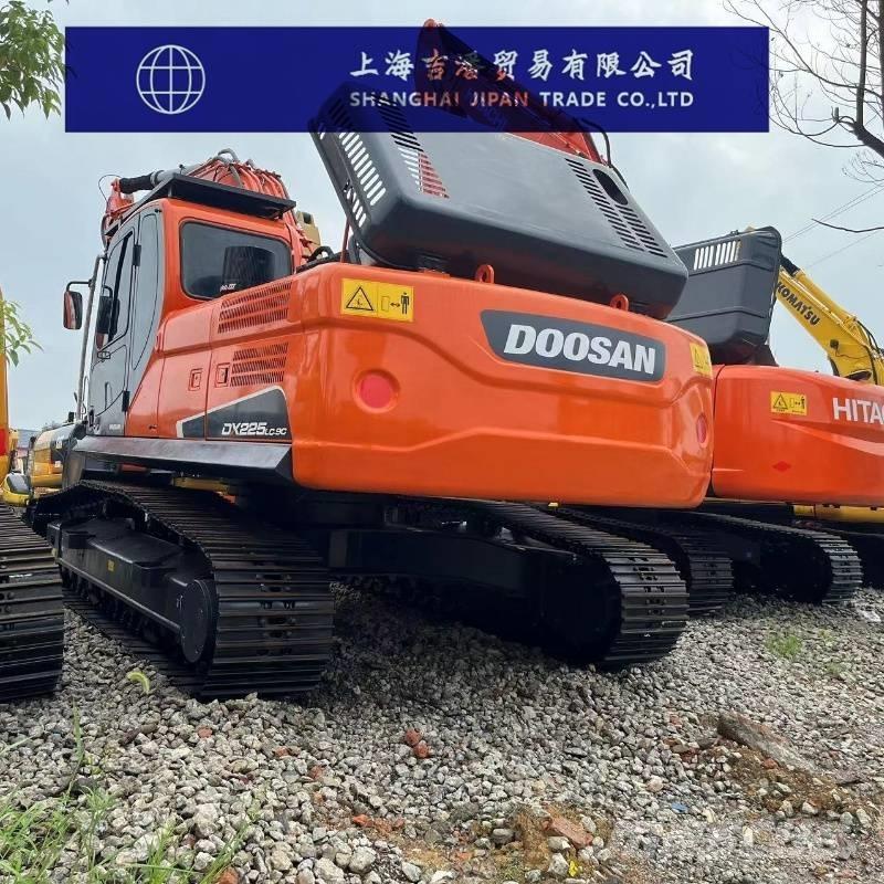 Doosan DX 225 Vikšriniai ekskavatoriai