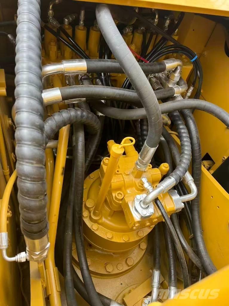 CAT 320 D2L Vikšriniai ekskavatoriai