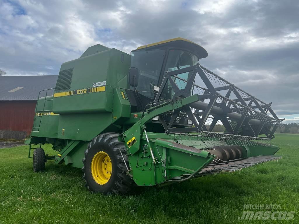John Deere 1072 Derliaus nuėmimo kombainai