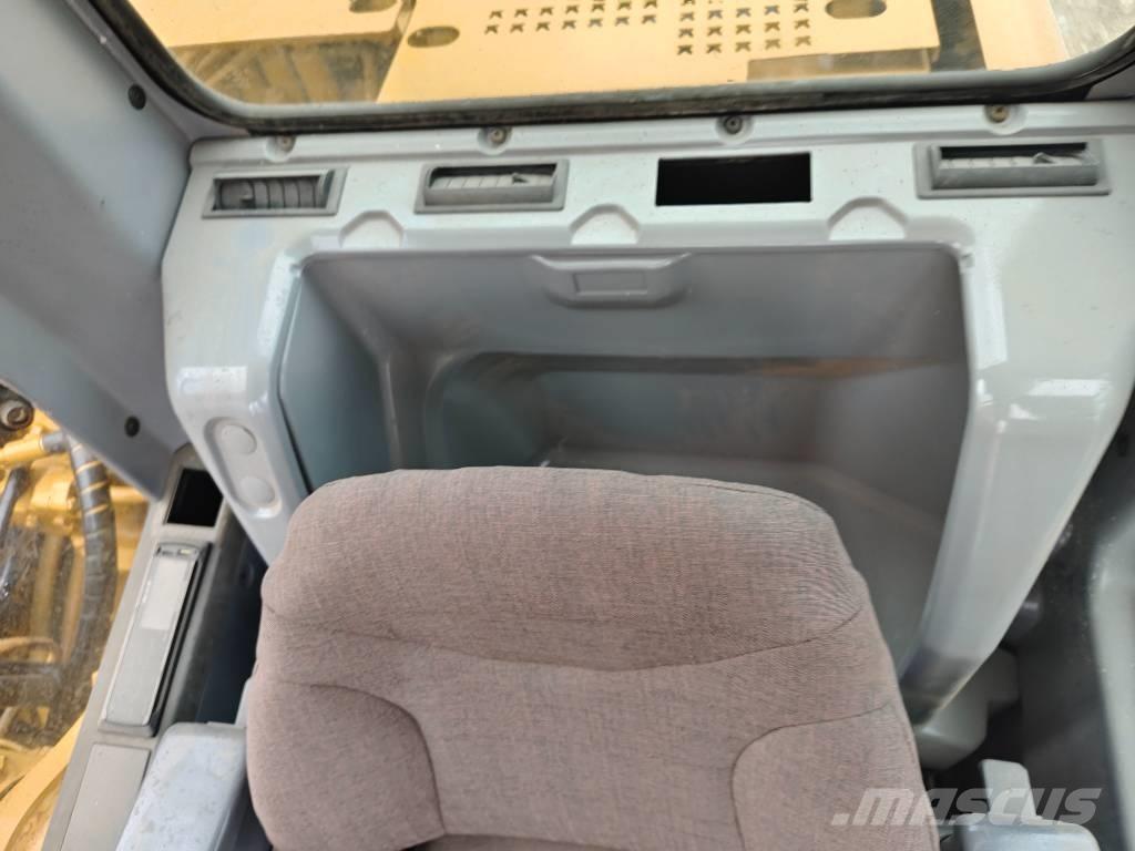 CAT 320 C L Vikšriniai ekskavatoriai