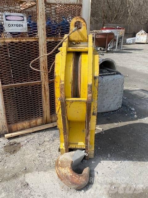 Liebherr HS 885 HD Vikšriniai kranai