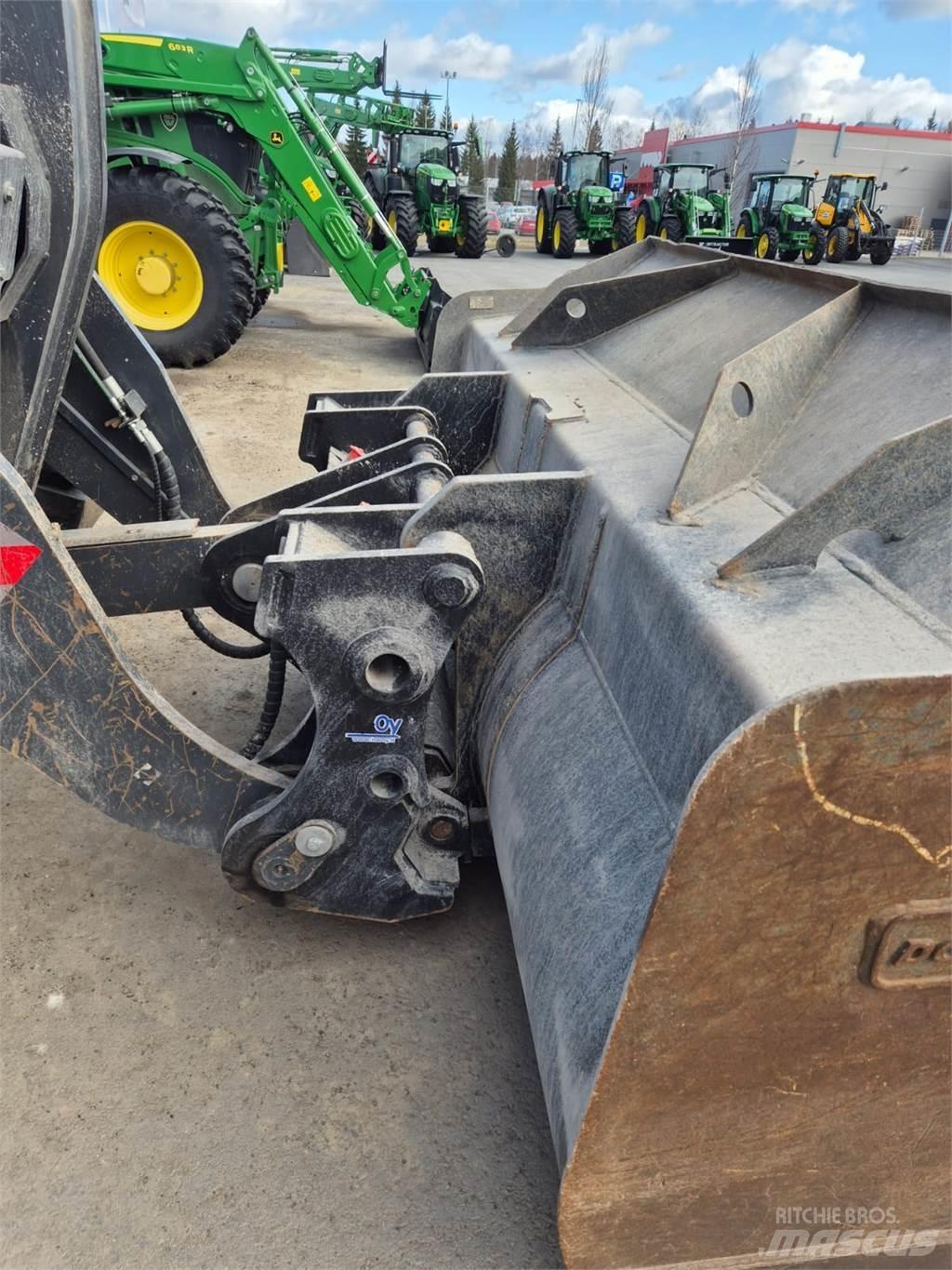 Develon DL320-7 Naudoti ratiniai krautuvai