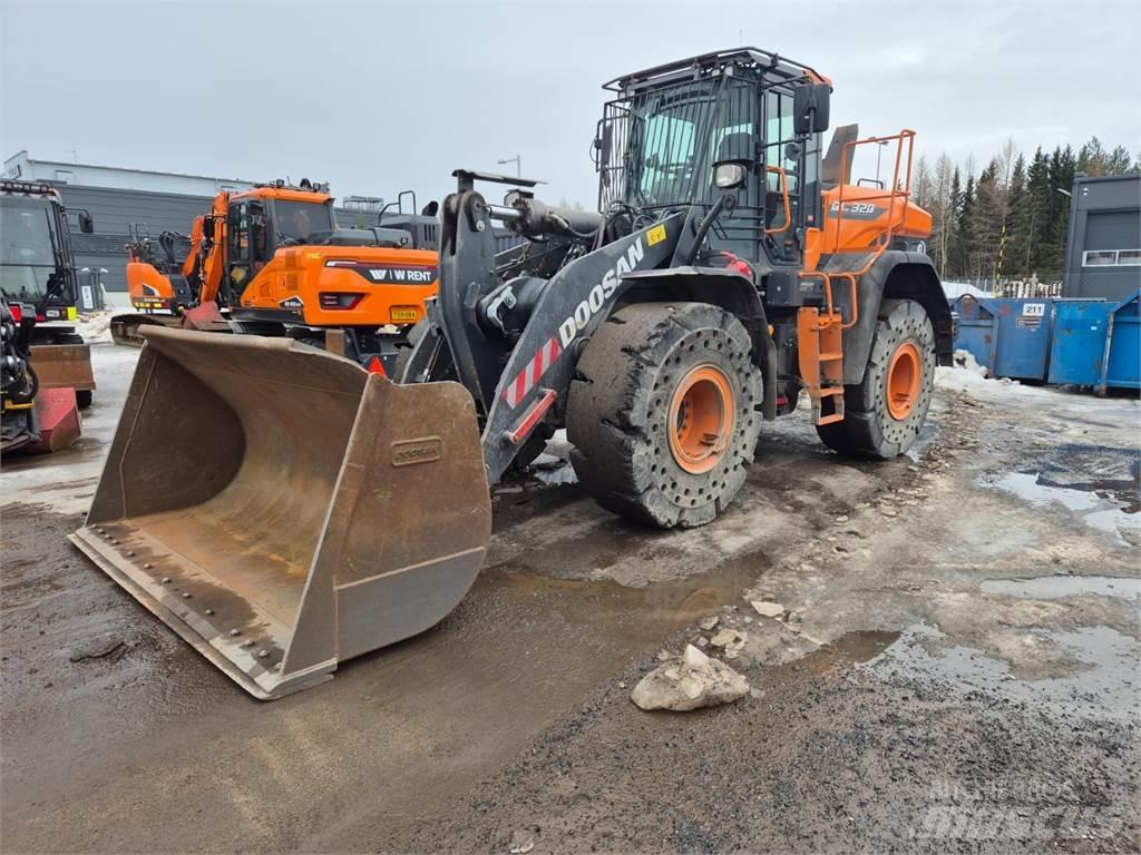 Develon DL320-7 Naudoti ratiniai krautuvai