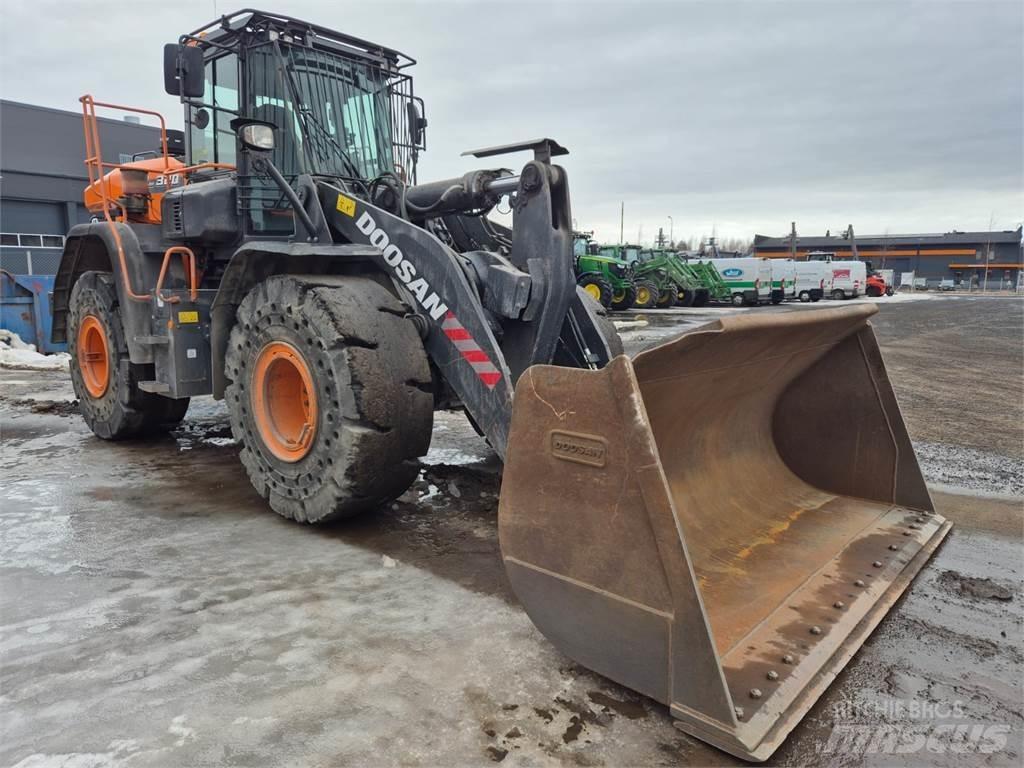 Develon DL320-7 Naudoti ratiniai krautuvai