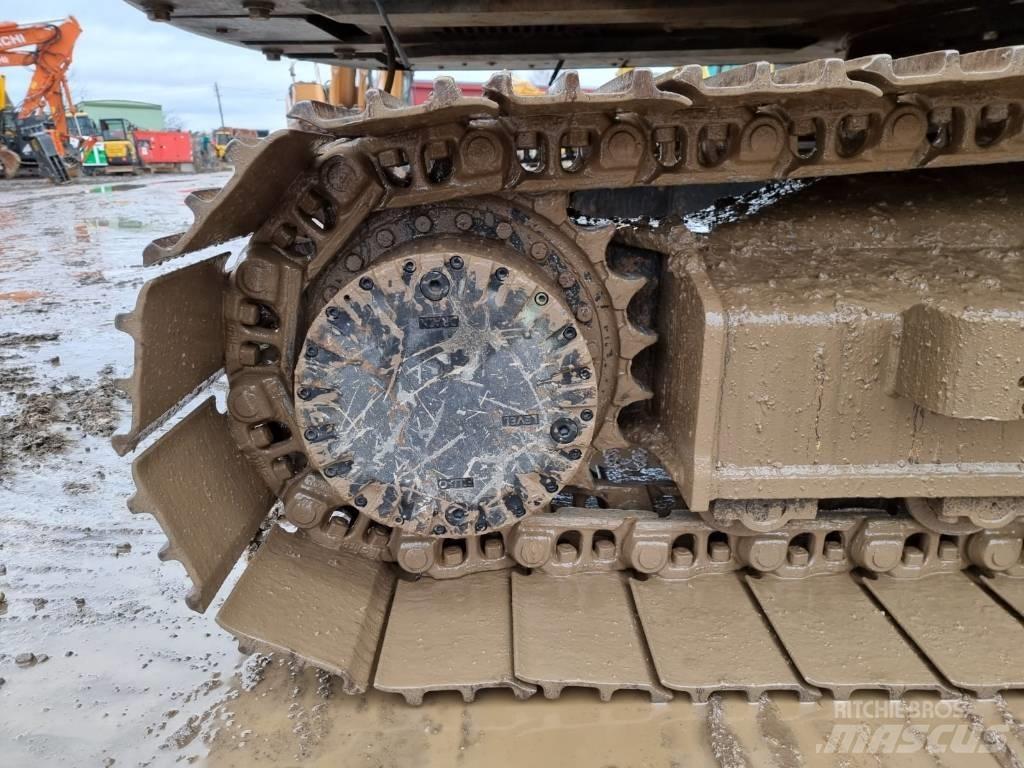 JCB JS 220LC Plus Vikšriniai ekskavatoriai