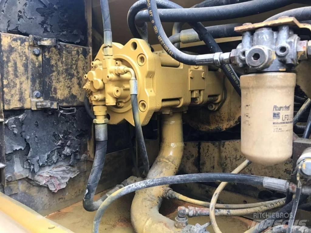 CAT 320 B L Vikšriniai ekskavatoriai