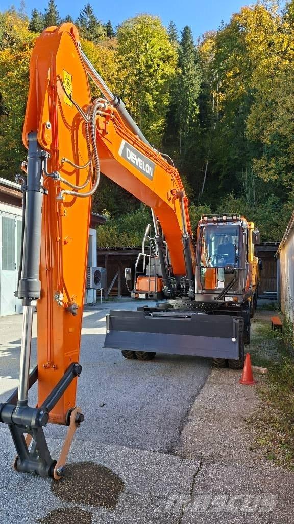 Develon DX 210 W-7 Ratiniai ekskavatoriai