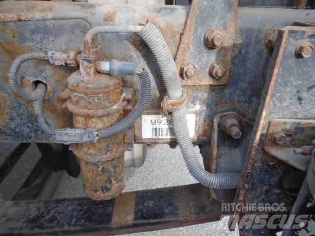 Freightliner M 106 Sunkvežimiai su dengtu kėbulu