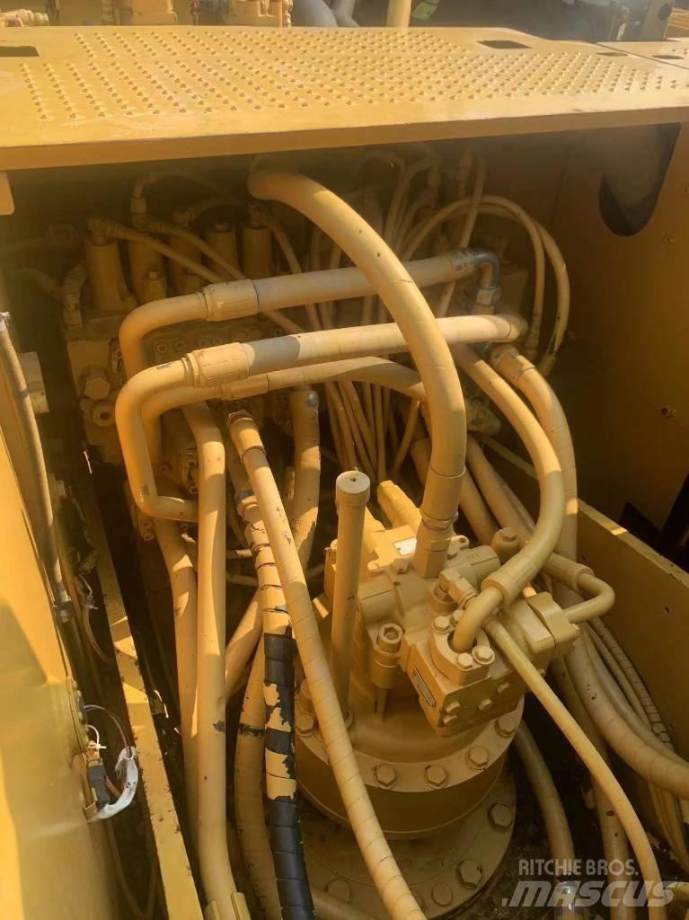 CAT 320 D Vikšriniai ekskavatoriai