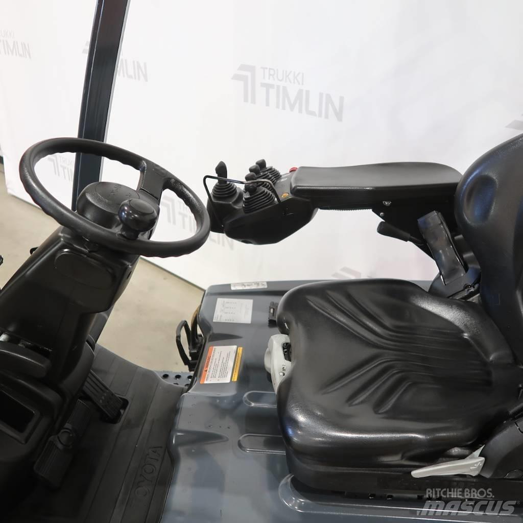Toyota 8FBEK18T Elektriniai šakiniai krautuvai