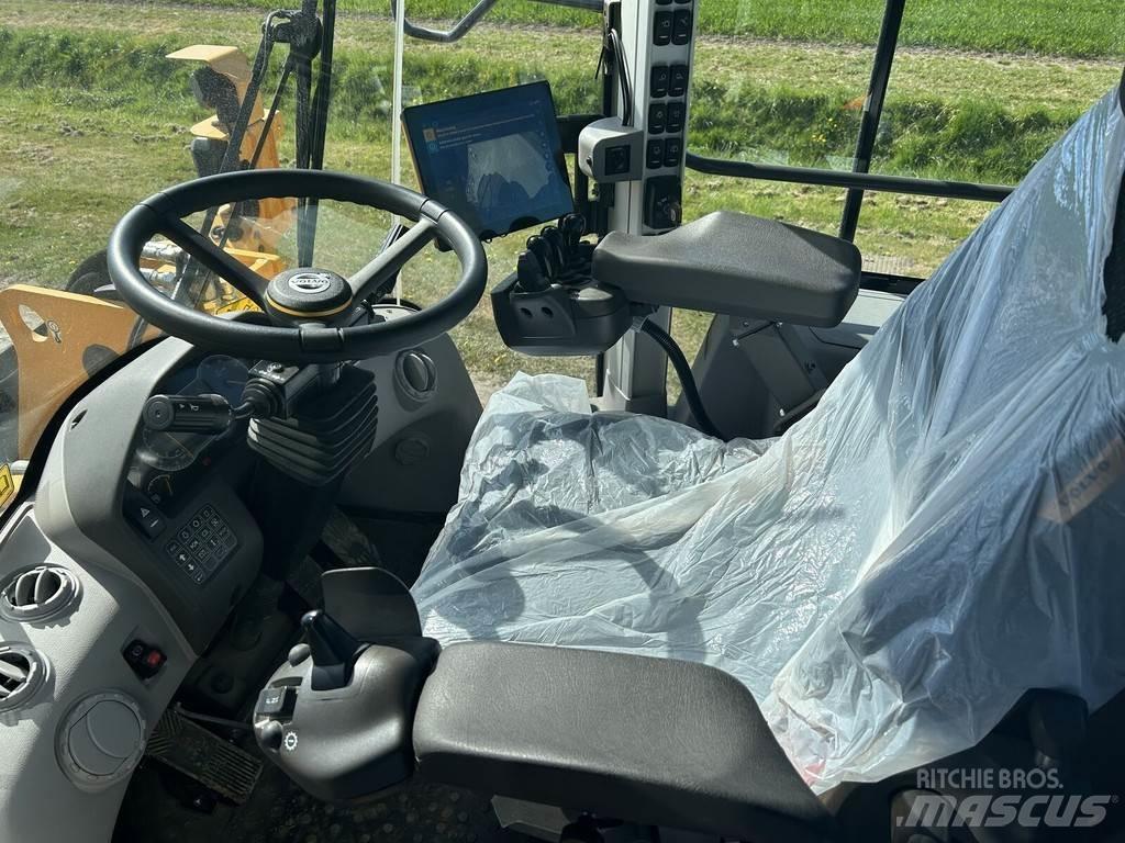 Volvo L120H Naudoti ratiniai krautuvai
