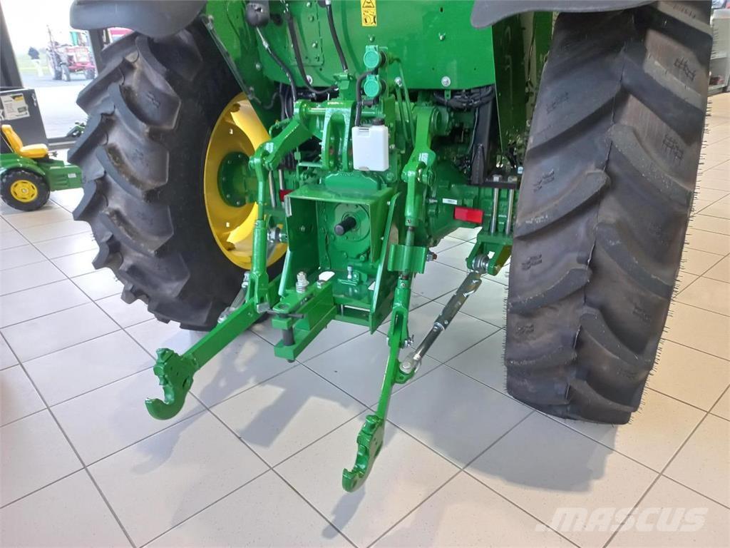 John Deere 5050E Traktoriai