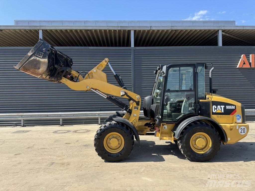 CAT 906M Naudoti ratiniai krautuvai