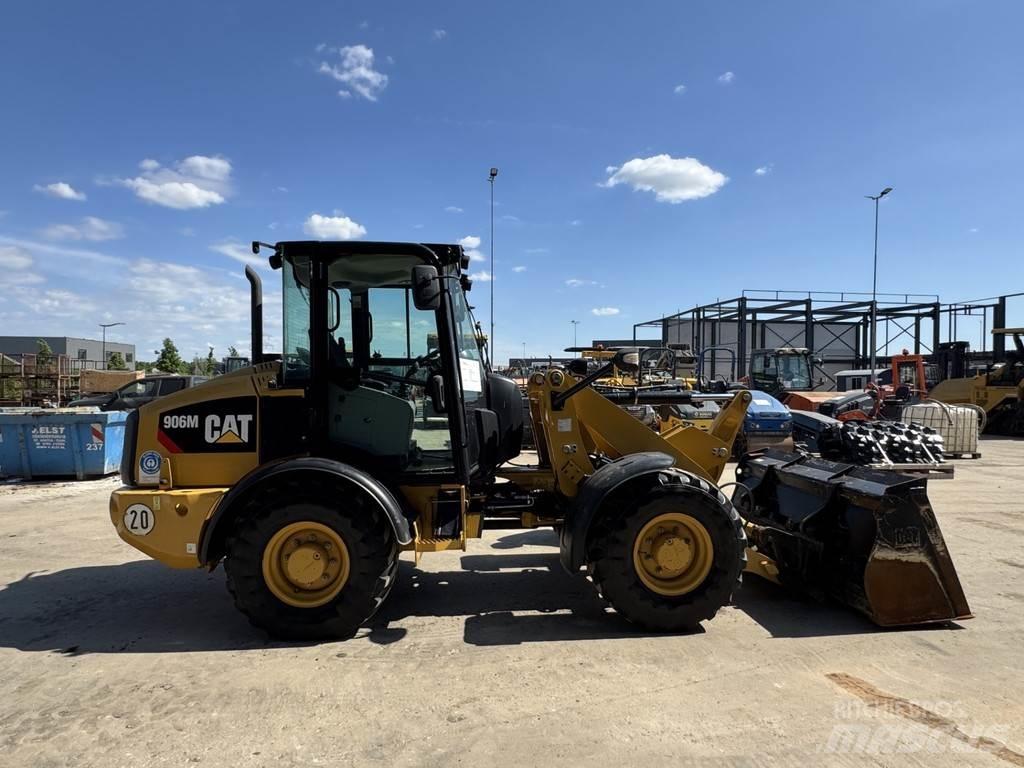 CAT 906M Naudoti ratiniai krautuvai