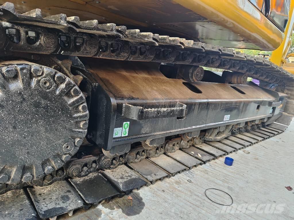 CAT 320d Vikšriniai ekskavatoriai