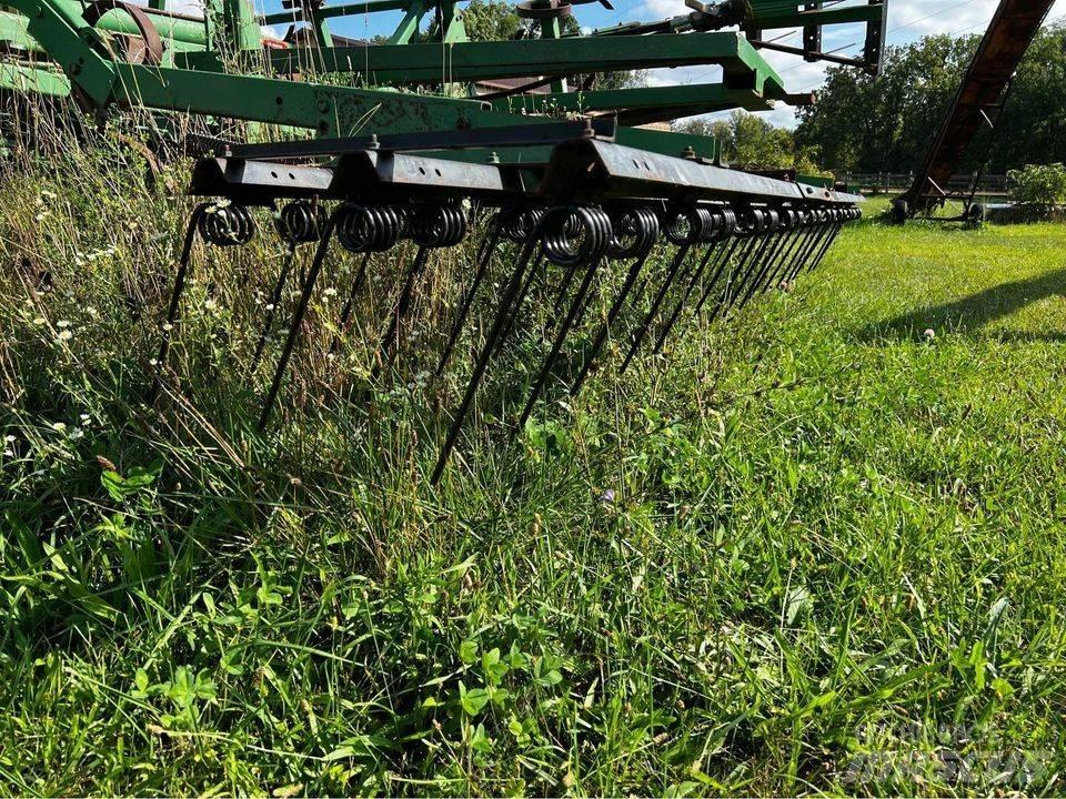 John Deere 960 Kultivatoriai
