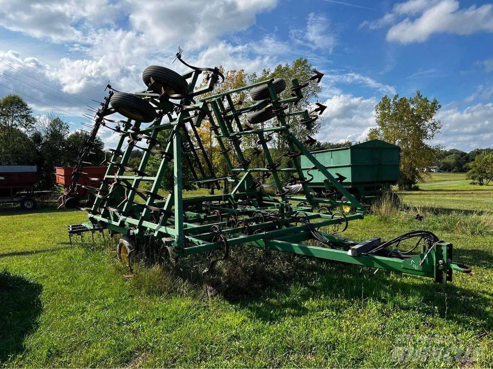 John Deere 960 Kultivatoriai