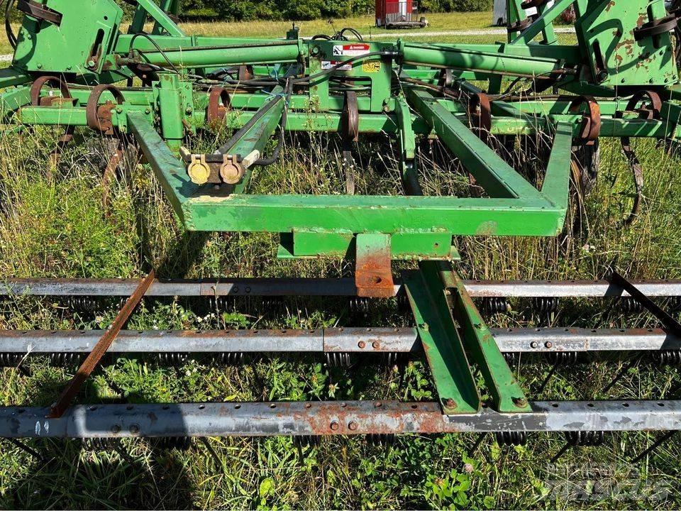 John Deere 960 Kultivatoriai