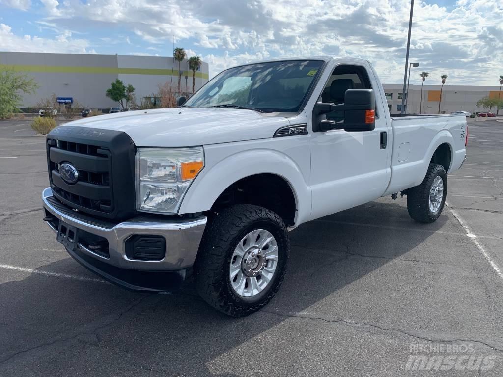 Ford F 350 Sunkvežimiai su dengtu kėbulu