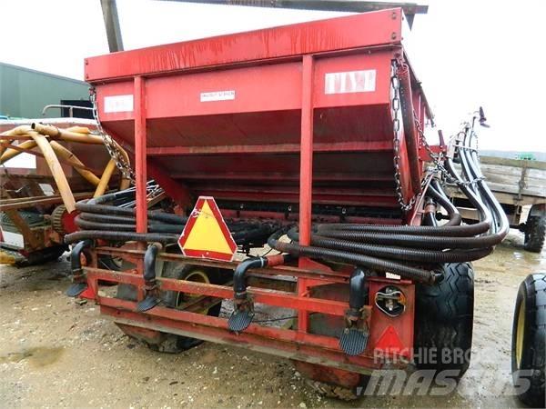 Tive 4000 Mineralinių trąšų barstytuvai