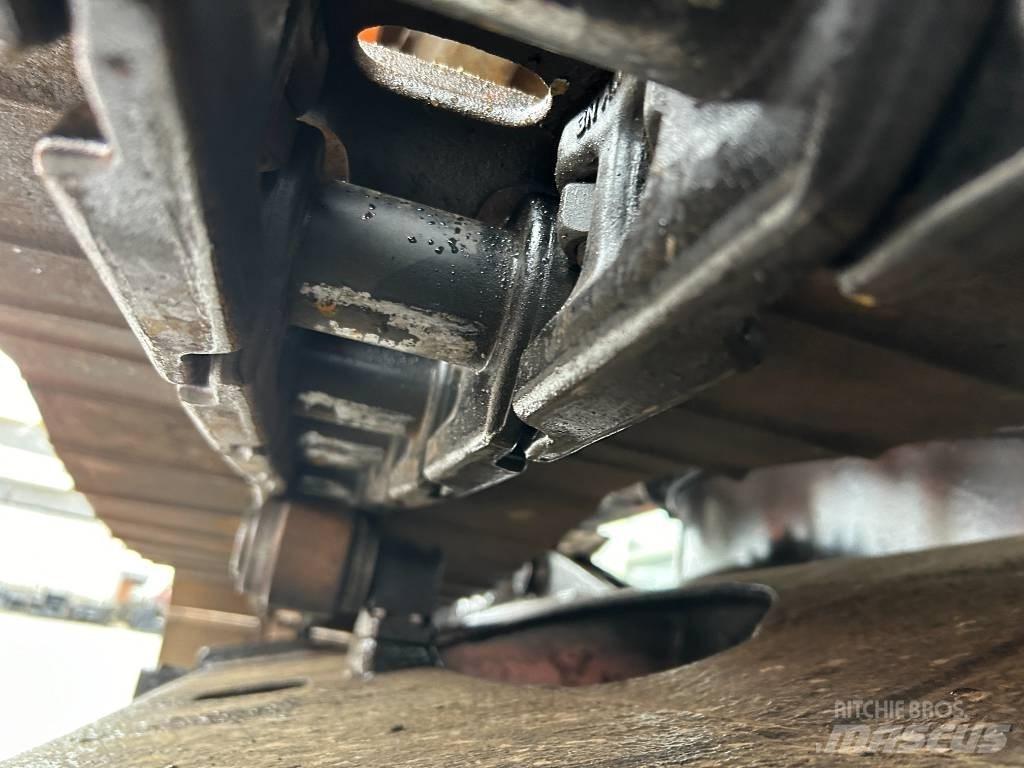 Hitachi ZX 135 US Vikšriniai ekskavatoriai