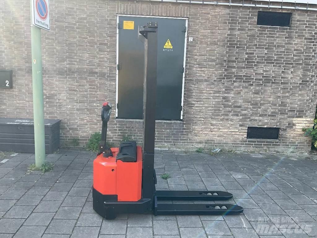 Toyota BT SWE120L Rankiniai vėžimėliai