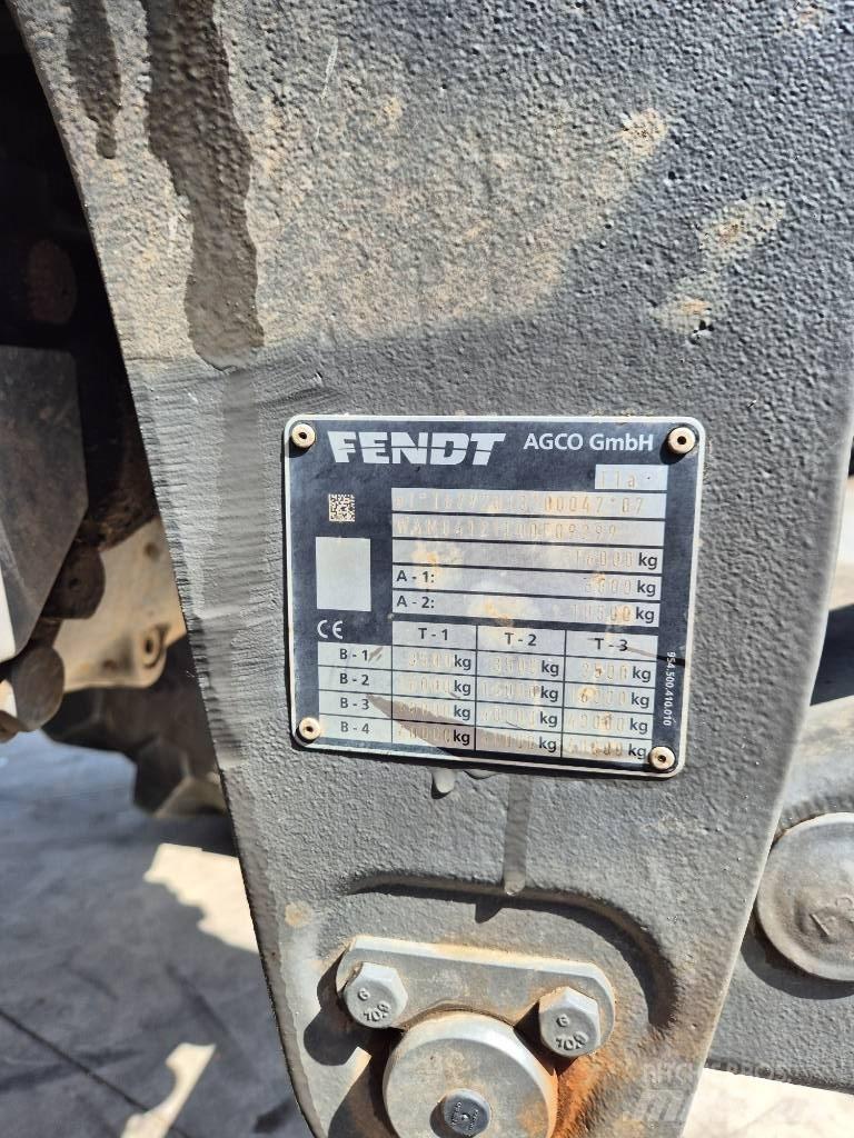 Fendt 826 Profi Traktoriai