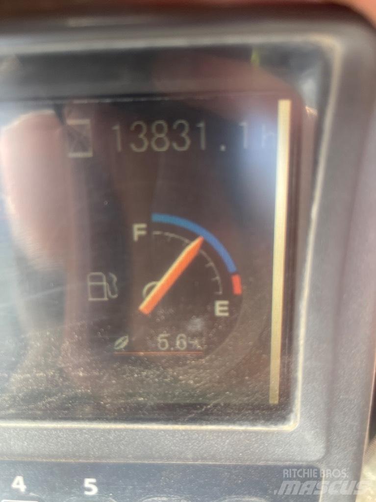 Hitachi ZX 200-3 Vikšriniai ekskavatoriai