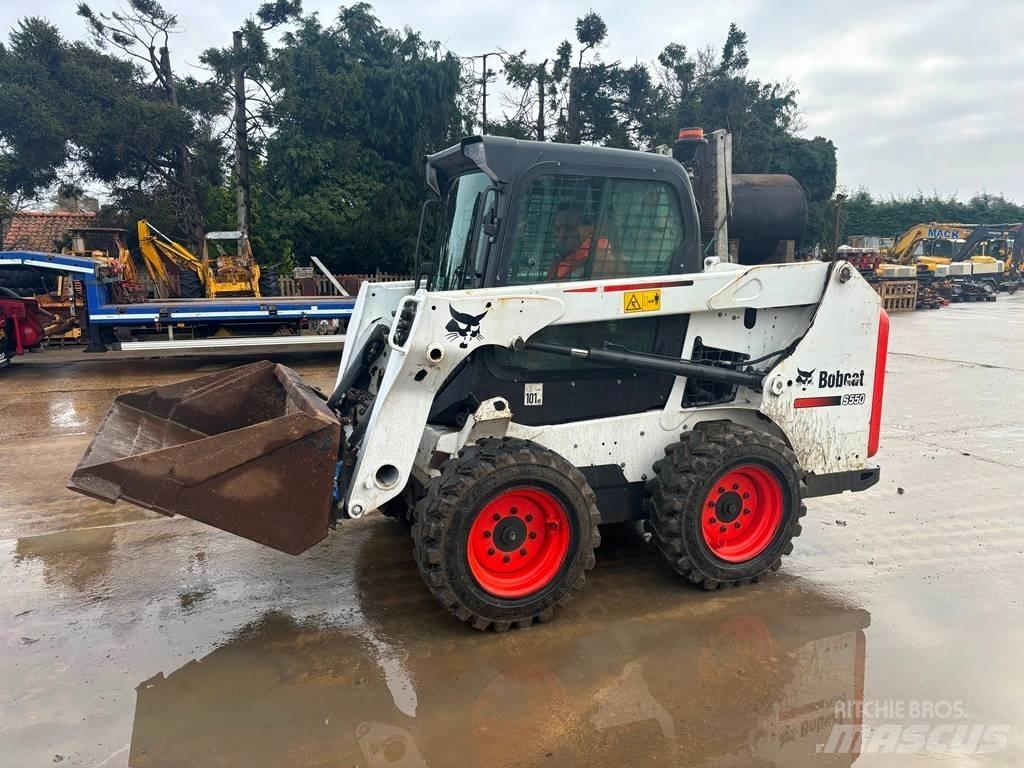 Bobcat S550 Krautuvai su šoniniu pasukimu