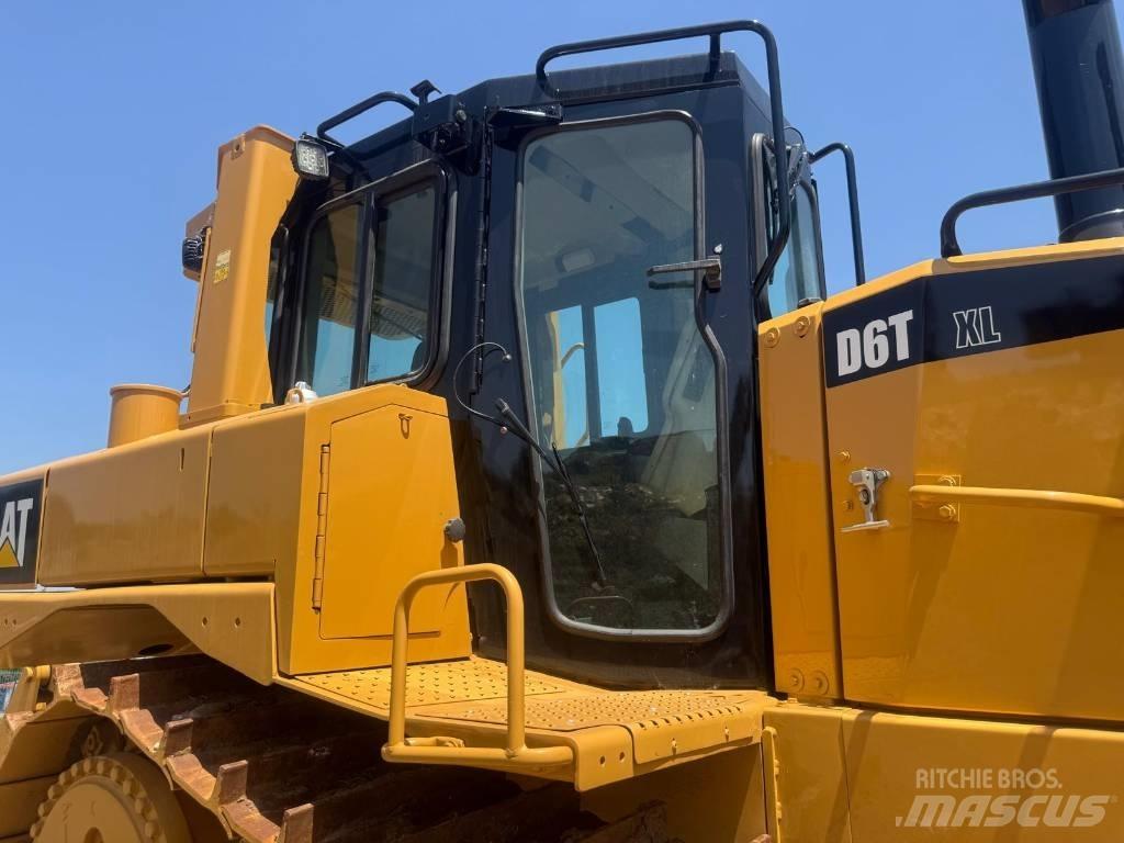 CAT D 6 T XL Vikšriniai buldozeriai